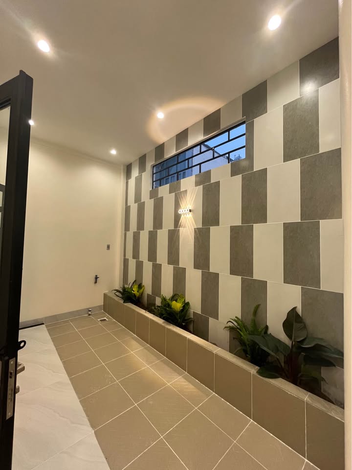 Nhà mới tại Hẻm 19 đường Nguyễn Văn Linh, Tây Ninh 176m² giá 2.35 tỷ - Nội thất nhập khẩu xịn xò!