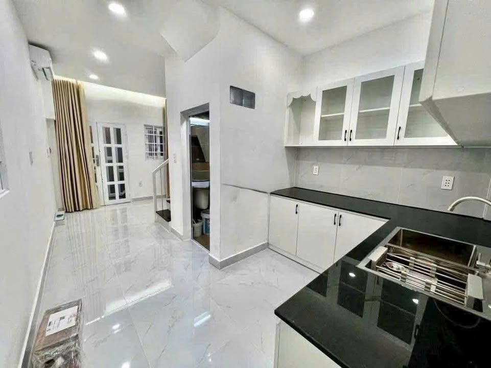 Nhà cho thuê mới quận 1, 28m² giá 14 triệu - Full nội thất tiện nghi!