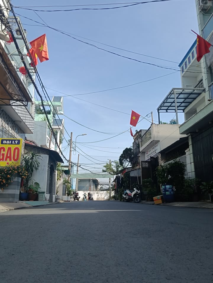 Nhà phố 2 lầu đường 339, Phước Long B, quận 9, 82m² giá 9.2 tỷ - Đầu tư sinh lời ngay!