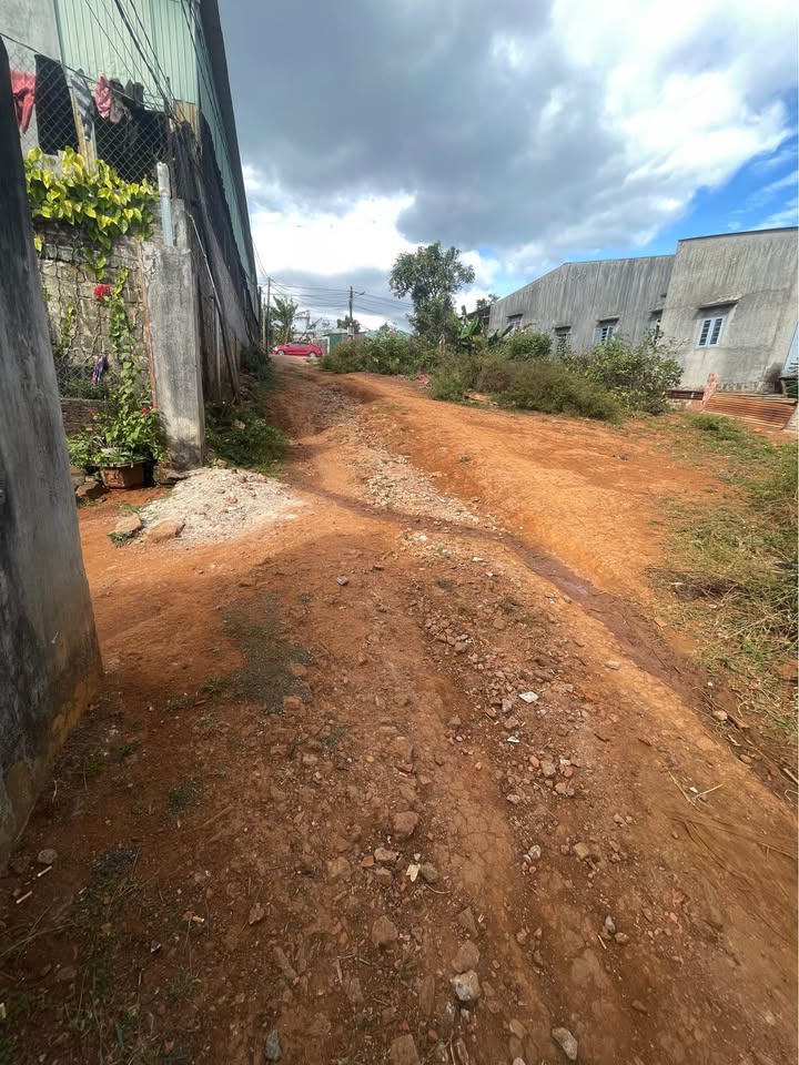 Đất hẻm Nguyễn Chí Thanh, An Phú 155m² giá 300 triệu - Sổ đỏ chính chủ, công chứng ngay!