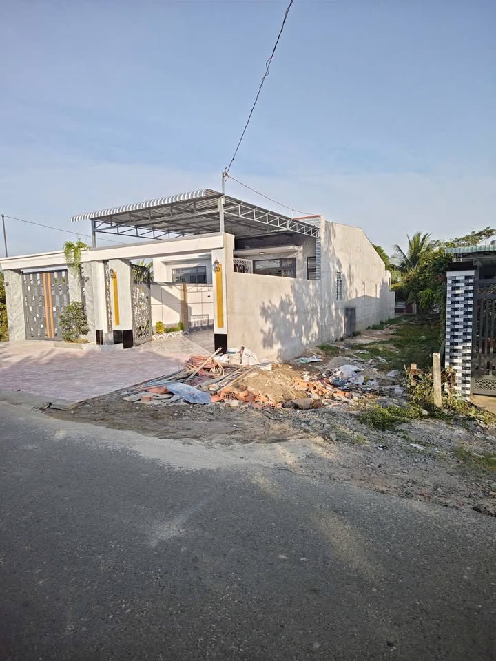 Nhà mặt tiền đường Hốc Trâm, Hòa Thành, Tây Ninh 175m² giá 1.668 tỷ - Sẵn sàng ở ngay!