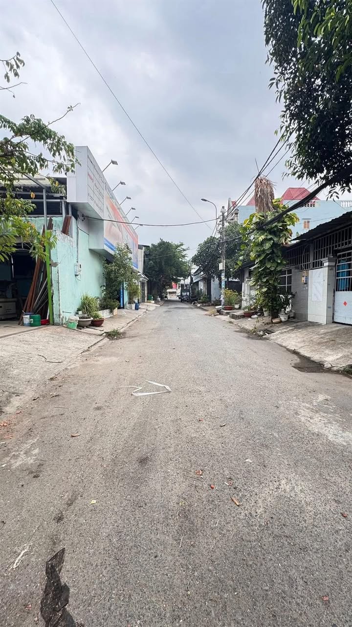 Đất nền Hóc Môn 105m² giá 4.9 tỷ - Vị trí đắc địa, tiện ích đầy đủ!