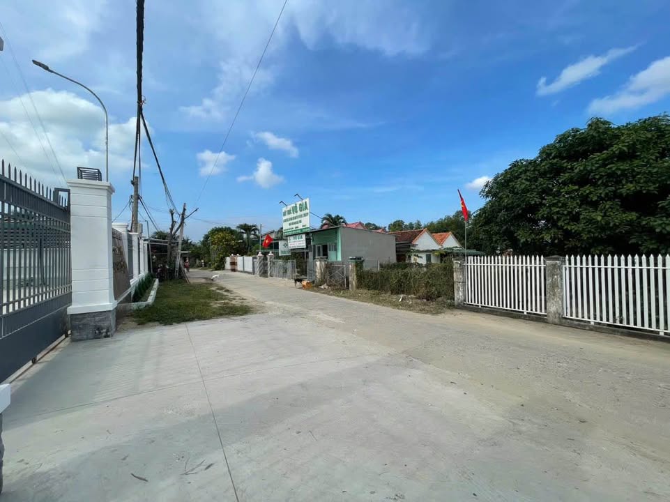 Đất nền Ninh Hòa 550m² giá thỏa thuận - Sổ đỏ chính chủ, vị trí đắc địa!