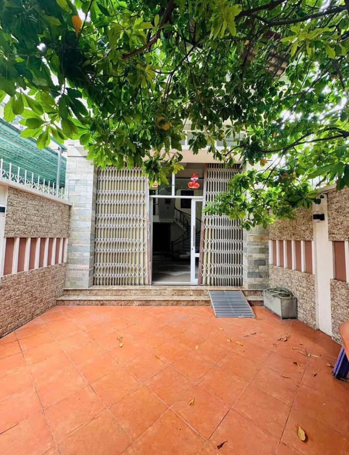 Nhà 3,5 tầng đường Tây Sơn, Quy Nhơn 115.8m² giá 5.2 tỷ - Vị trí thuận lợi ngay gần phố