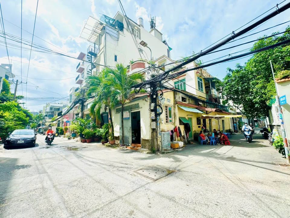 Nhà nở hậu Hẻm 62 Lâm Văn Bền, Quận 7, 52m² giá 5 tỷ - Phù hợp cho gia đình đông thành viên!