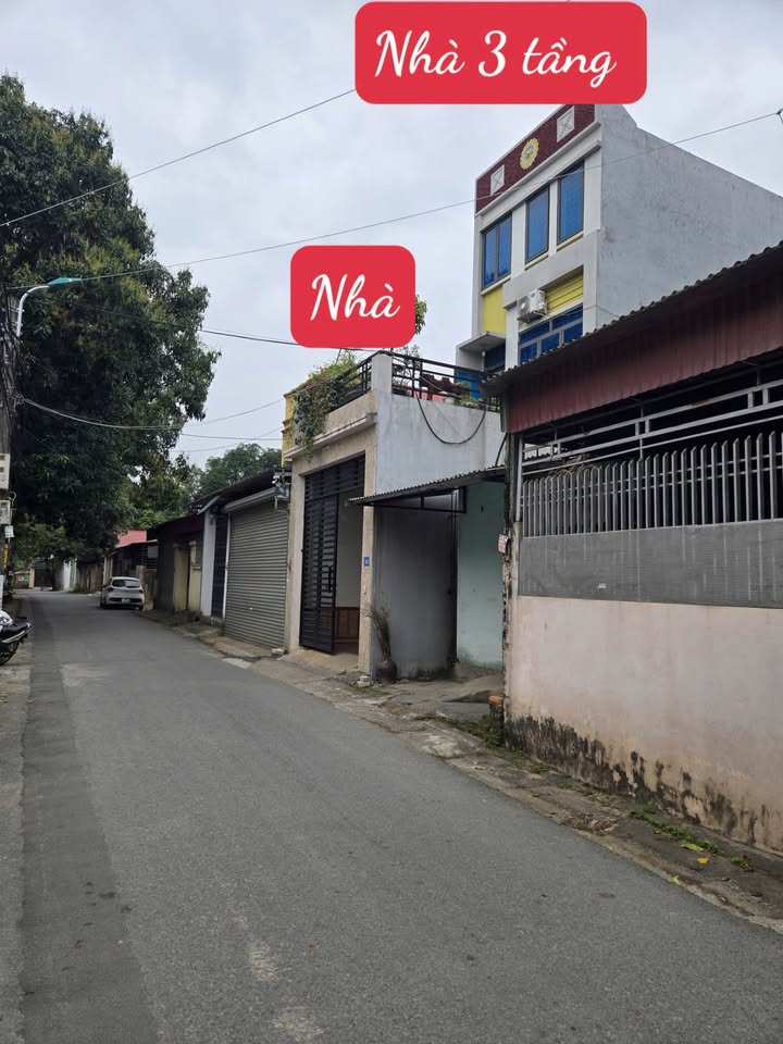 Nhà 3 tầng Vĩnh Phúc 112m² giá 4 tỷ - Sổ hồng chính chủ, tiện ích đầy đủ!