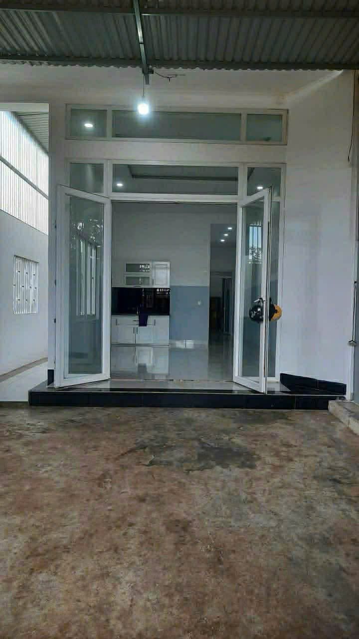 Nhà phố Cư Ê Bur Buôn Ma Thuột 125m² giá 1.19 tỷ - Giao dịch nhanh chóng!