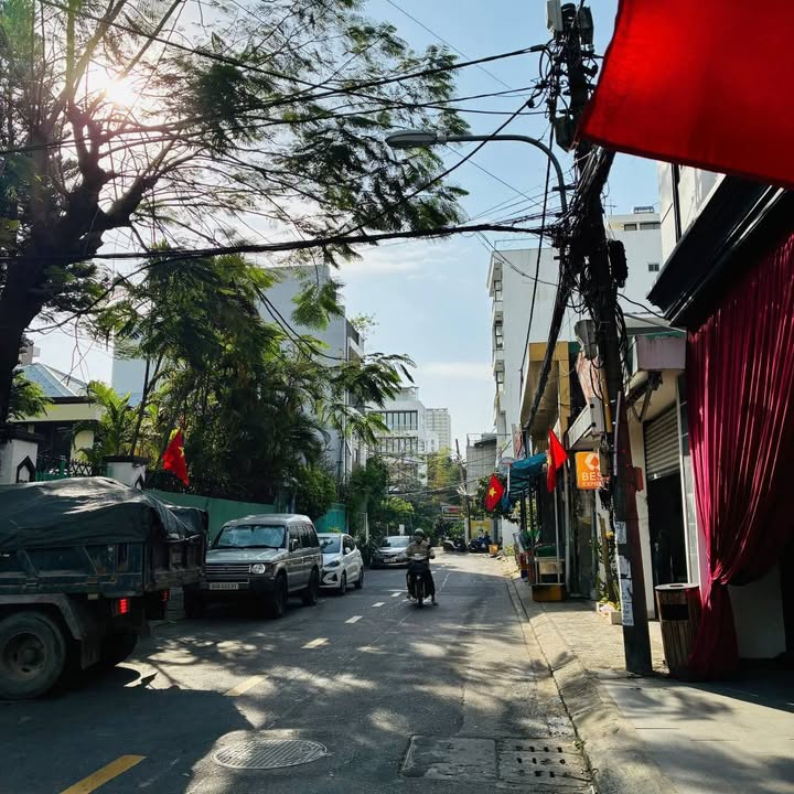 Nhà kiệt ô tô đỗ cửa tại Chế Lan Viên, Đà Nẵng 95m² giá 9.5 tỷ - Cơ hội đầu tư vàng!