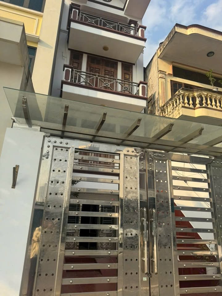 Bán nhà 3 tầng mặt đường EC Hùng Thắng 104m² giá 6.5 tỷ - Đầu tư sinh lời lý tưởng!