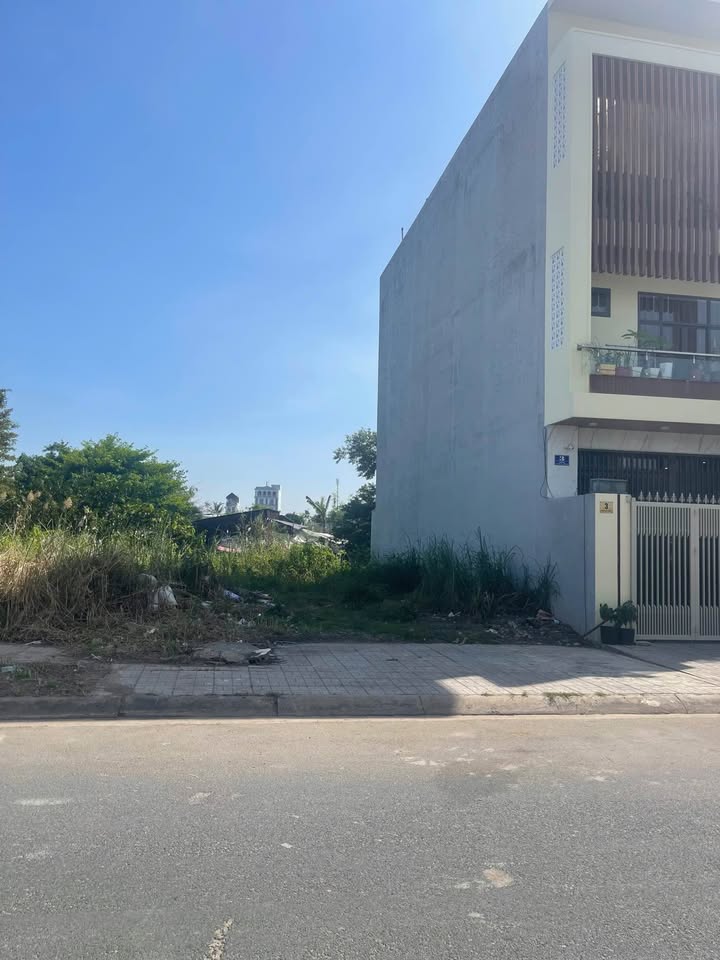 Đất nền F8 đường Nguyễn Hoàng 114m² giá 3.42 tỷ - Gần quán Làng Ghẹ 2!