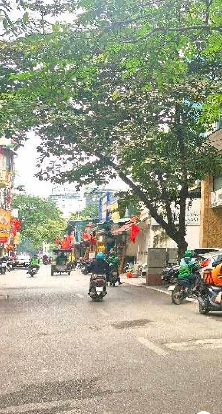 Đất Hoàng Ngân 70m² giá 17.5 tỷ - Đầu tư sinh lời bền vững!