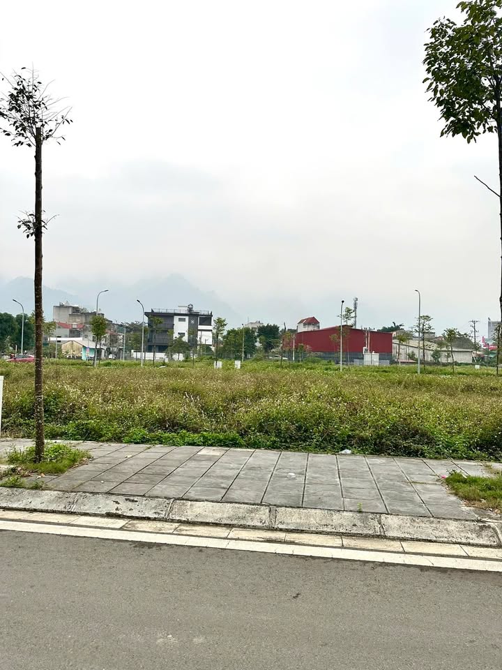 Đất nền Hàng Trạm, Yên Thủy 99m² giá 1.69 tỷ - Đường rộng, giao thông thuận tiện!