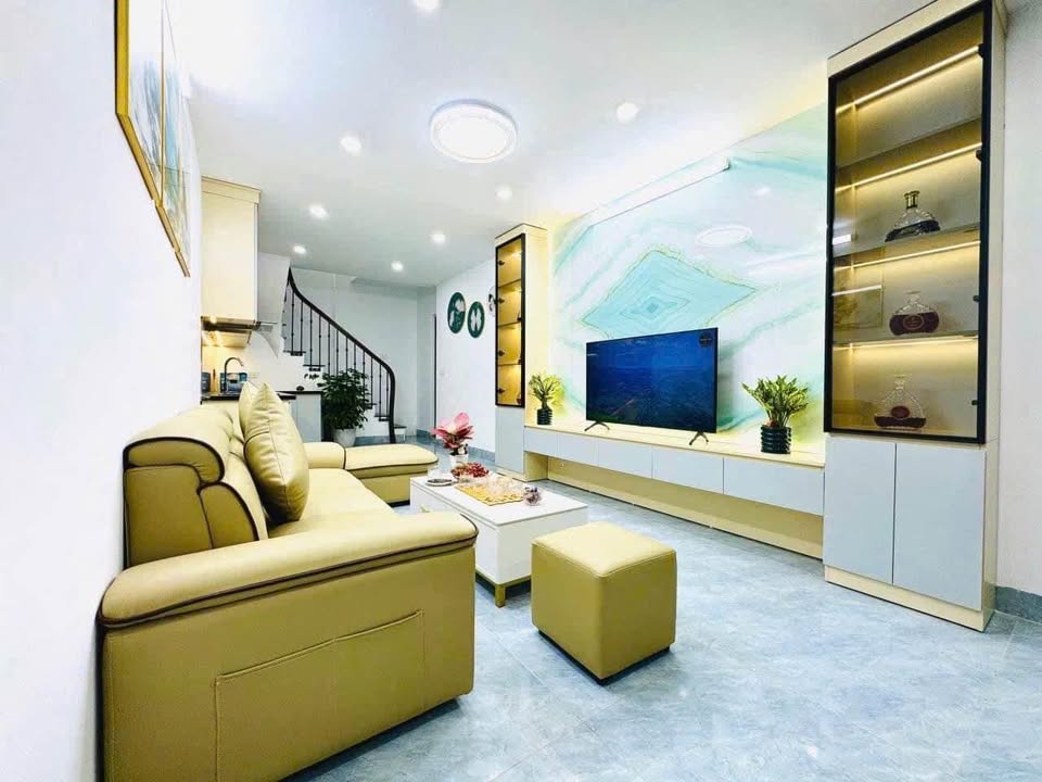 Nhà 4 tầng Ô Chợ Dừa, Đống Đa 31m² giá 6.8 tỷ - Vị trí vàng, sổ đỏ chính chủ!