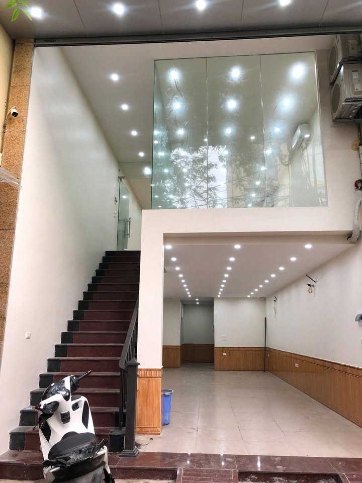 Văn phòng cho thuê tại 50 Nguyên Hồng 30m² giá chỉ 4 triệu - Cơ hội không thể bỏ lỡ!