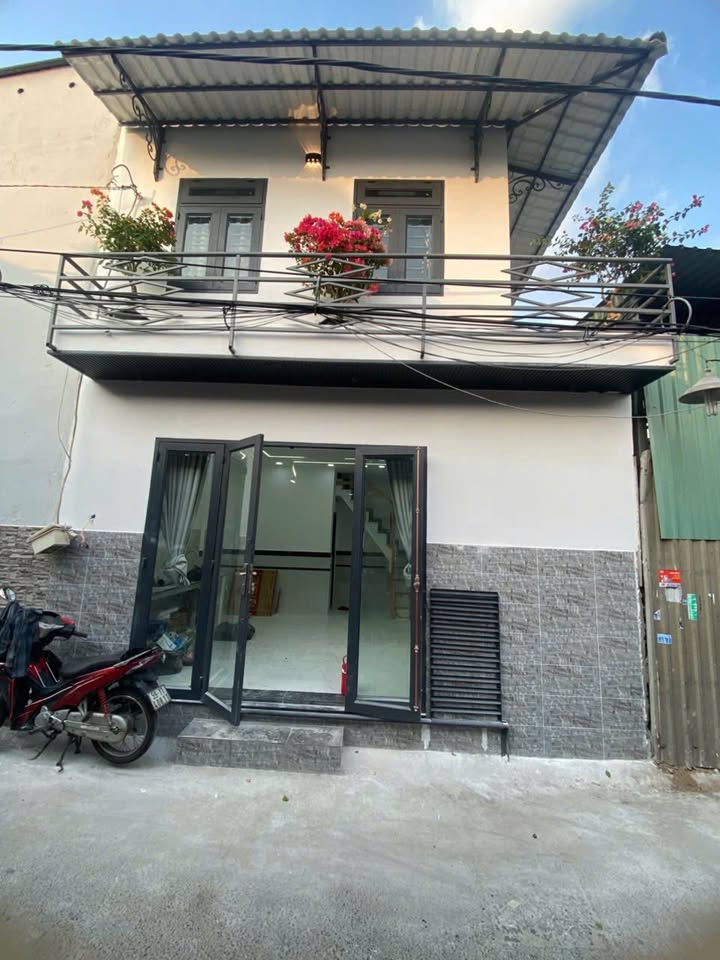 Nhà mặt tiền Trung Mỹ Tây 27.5m² giá 1.59 tỷ - Kinh doanh nhỏ lẻ lý tưởng!