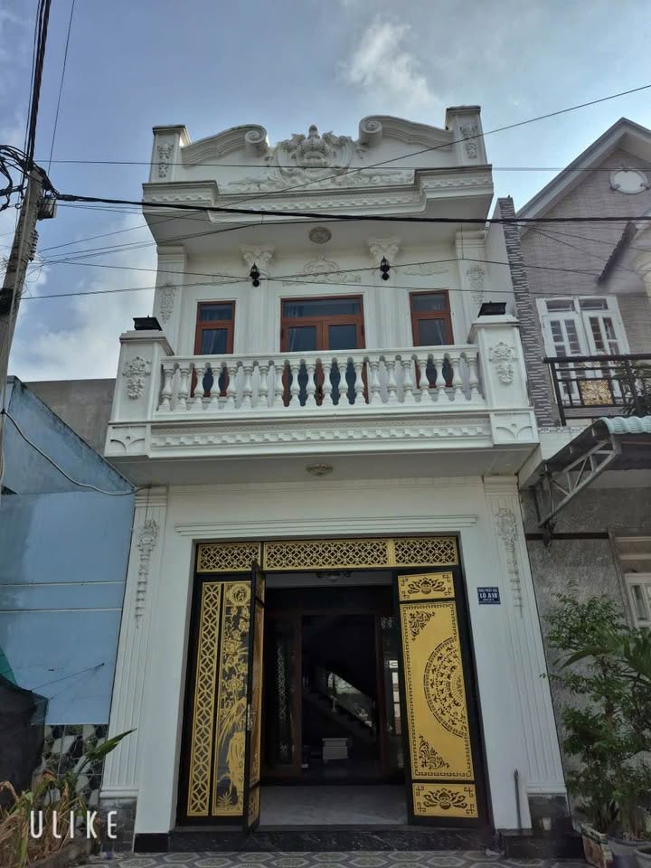 Nhà mới tân cổ điển hiện đại Cần Giuộc 90m² giá 3.3 tỷ - Gần chợ Gò Đen, tiện ích đầy đủ!