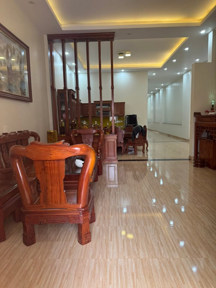Nhà phố Phù Đổng, Pleiku 243m² - Bán gấp, giá thỏa thuận!