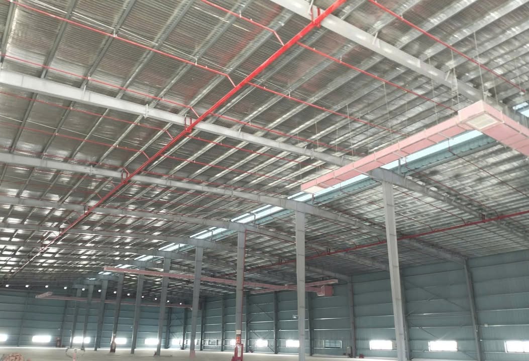 Kho/xưởng cho thuê Quang Minh 3000m² giá 4,5 triệu - Phù hợp cho sản xuất lớn!