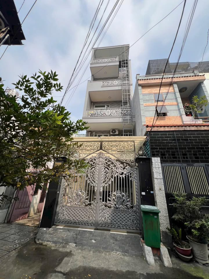 Căn hộ dịch vụ hẻm xe hơi Tân Quý, Tân Phú 146m² giá 23 tỷ - Đầu tư sinh lời ngay!