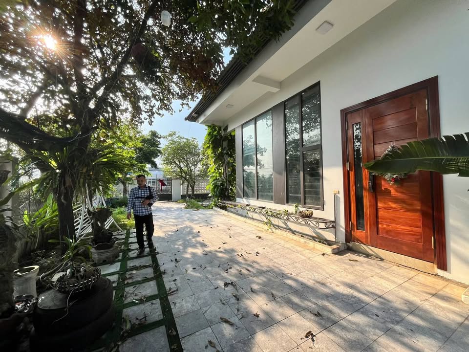 Biệt thự mái thái Quảng Ninh 238m² giá 8.2 tỷ - Sổ đỏ chính chủ, vị trí vàng!