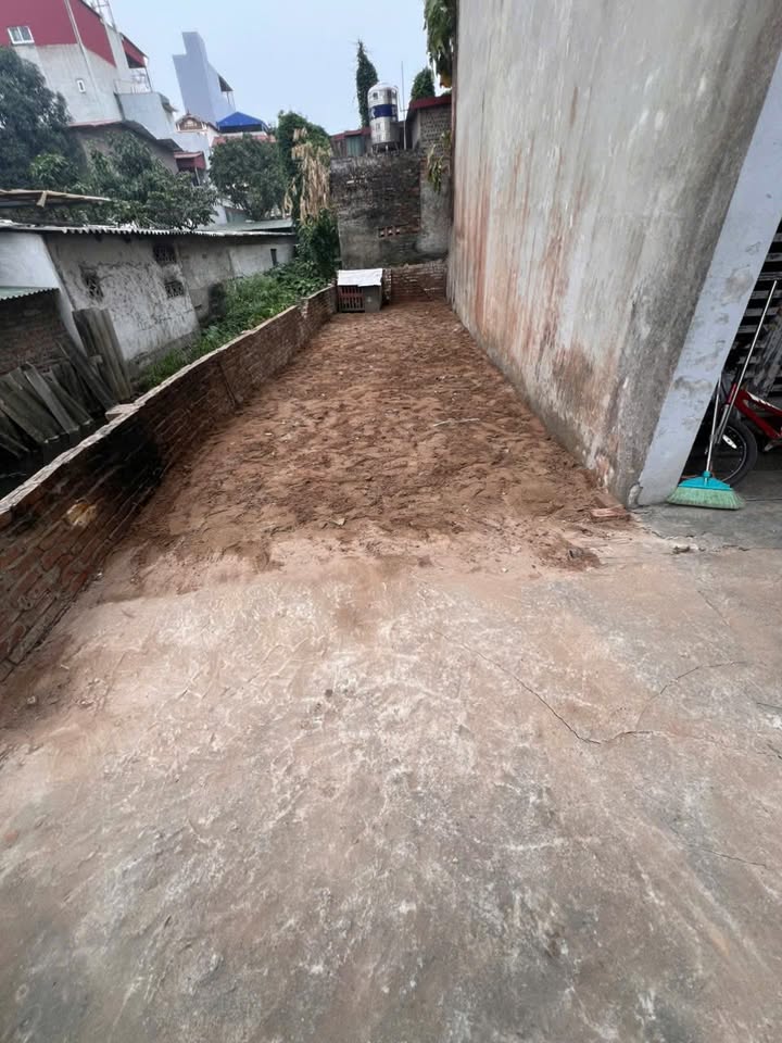 Đất nền Thạch Bàn 35m² giá chỉ 5xx triệu - Vị trí đắc địa, dân trí cao!