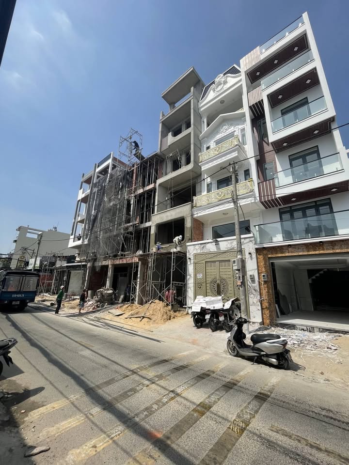 Nhà mặt tiền kinh doanh Ấp Chiến Lược, Bình Tân, 67m² giá 10.6 tỷ - Thiết kế hiện đại, vào ở ngay!