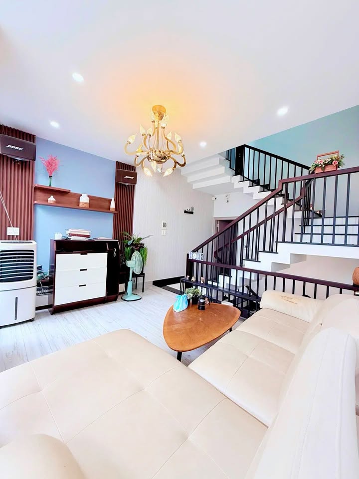 Nhà 4 tầng Trưng Nữ Vương Đà Nẵng 228m² giá 5 tỷ - Không gian rộng rãi, sống thoải mái!