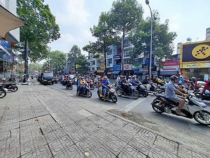 Nhà mặt tiền 3 Tháng 2, Quận 11, 43m² giá 12 tỷ - Đang cho thuê 14 triệu/tháng!