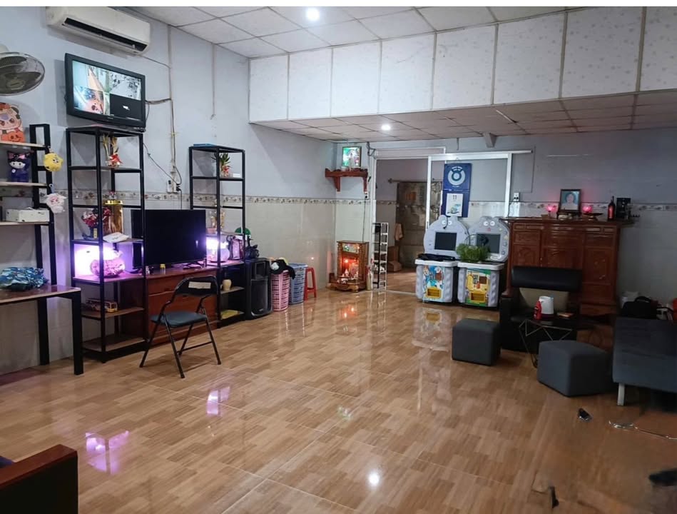 Nhà C4 hẻm Bagat Bến Lức 94m² giá 1.7 tỷ - Gần siêu thị Co-Op Mart!