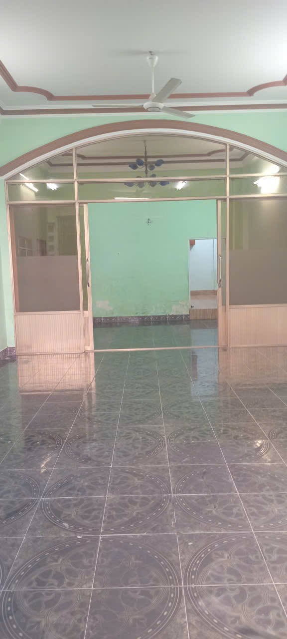 Nhà cho thuê nguyên căn 2 tầng tại Tuy Hòa, 108m² giá 10 triệu - Vị trí đắc địa cho kinh doanh