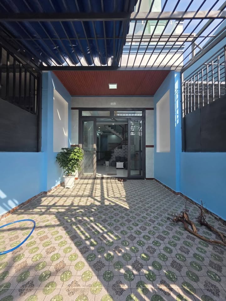 Nhà riêng Tân Hạnh Dĩ An 86m² giá 3.1 tỷ - Thiết kế hiện đại, sổ đỏ chính chủ!