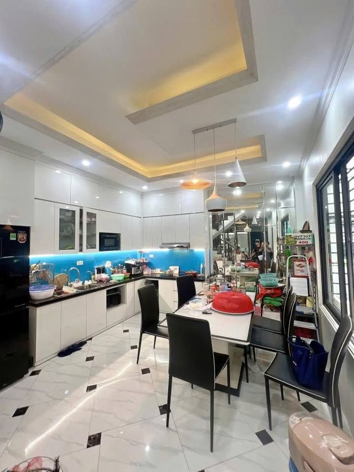 Nhà 6 tầng Quan Hoa Cầu Giấy 39m² giá 9 tỷ - Mặt tiền rộng, gần trung tâm