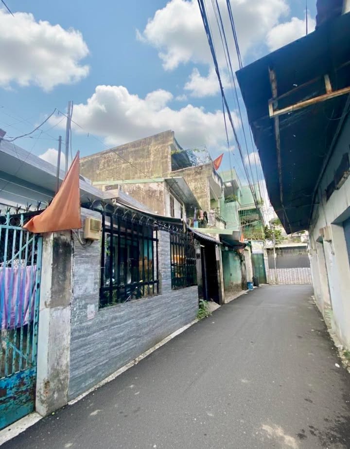 Nhà cấp 4 đường ô tô Linh Xuân 71m² giá 4.3 tỷ - Tiện ích đầy đủ!