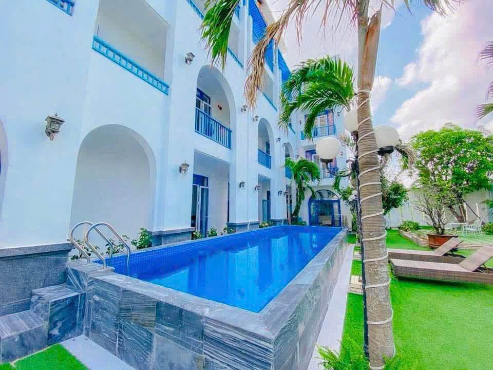 Cho thuê villa 4 tầng mặt tiền Nại Hiên Đông - Sơn Trà, 600m² giá 110 triệu/tháng - Đầu tư sinh lời!