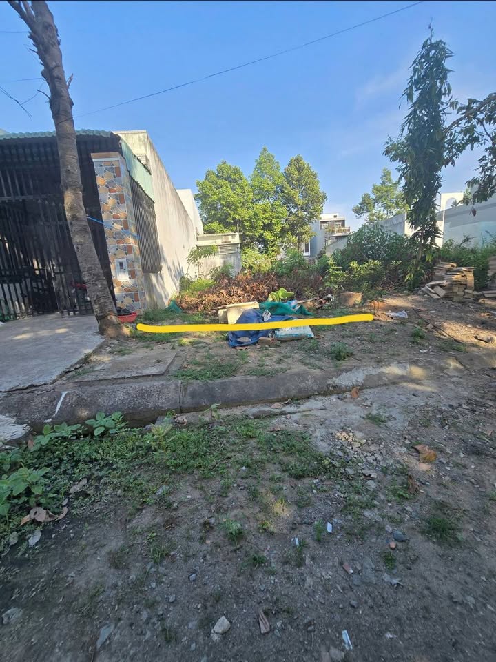 Đất nền KDC 135 Bến Lức 80m² giá 2.2 tỷ - Sổ riêng, chính chủ bán gấp!