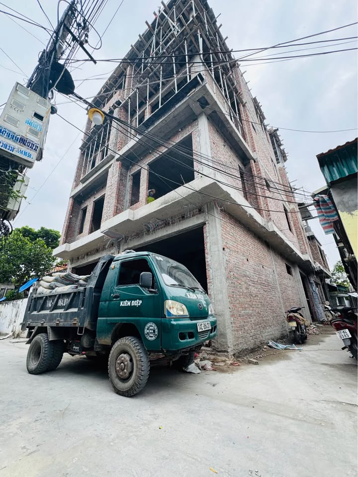 Nhà phố 4 tầng tại Trần Lãm, Thái Bình 175m² giá 2 tỷ - Căn góc lý tưởng cho gia đình!