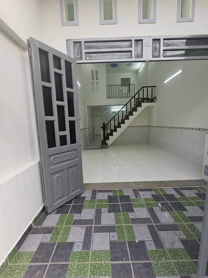 Nhà cấp 4 Sổ Chung Bình Chuẩn 52m² giá 1.299 tỷ - Gần chợ, trường học!