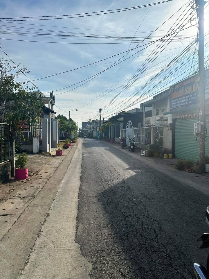 Đất nền Phú Vinh, Định Quán, Đồng Nai 125m² giá 1.15 tỷ - Đường nhựa, gần chợ!