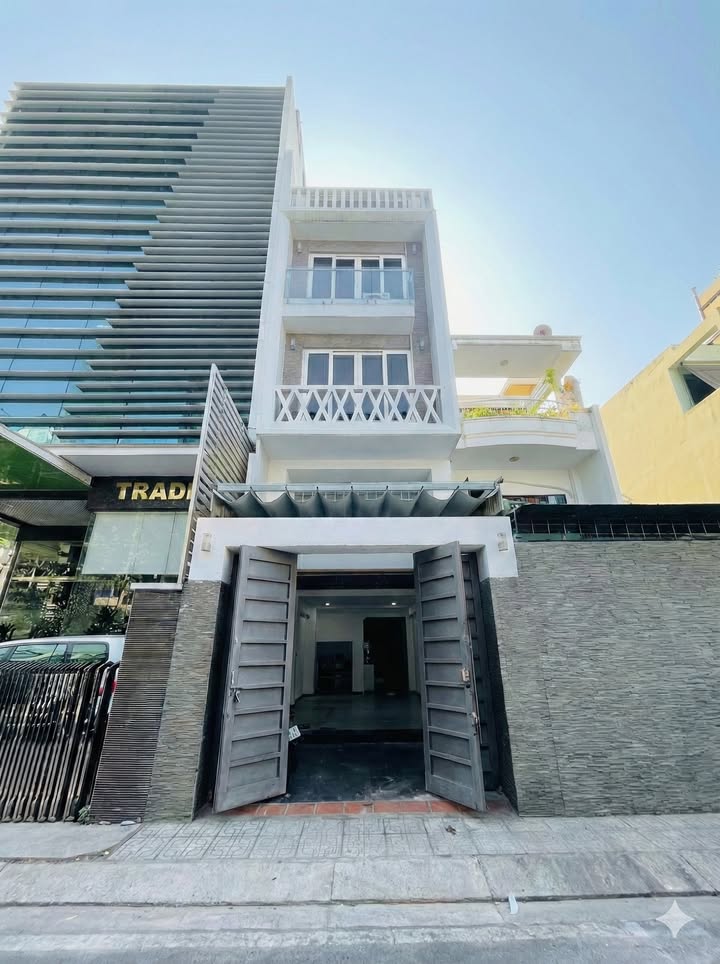 Nhà đẹp cho thuê đường Phan Đăng Lưu, Bình Thạnh 460m² - Địa điểm lý tưởng cho doanh nghiệp!