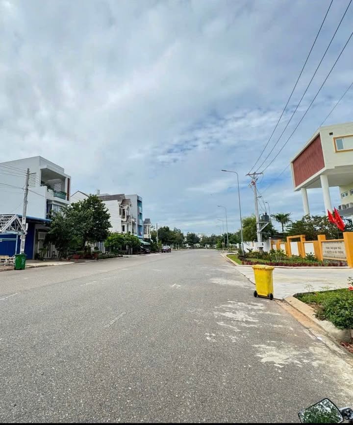 Đất nền đường Hoàng Quốc Việt, phường Xuân An, 99m² - Vị trí đẹp, thuận tiện cho kinh doanh!