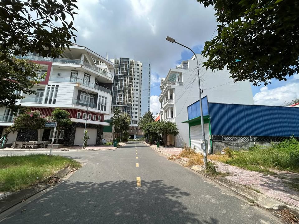 Đất Biệt Thự Khu Dân Cư D2D - Thống Nhất, Biên Hòa 288m² giá 21 tỷ - Cơ hội đầu tư hấp dẫn!