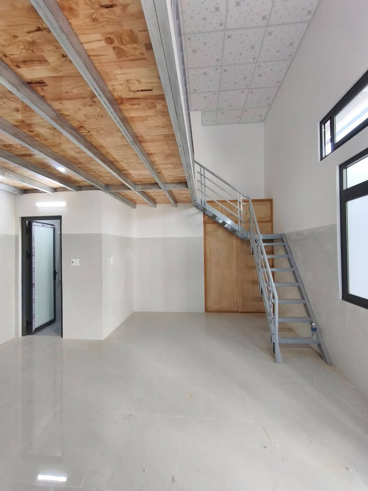 Cho thuê phòng Trần Hưng Đạo, Buôn Ma Thuột 37m² - Vị trí đắc địa gần Quảng Trường 10/3!