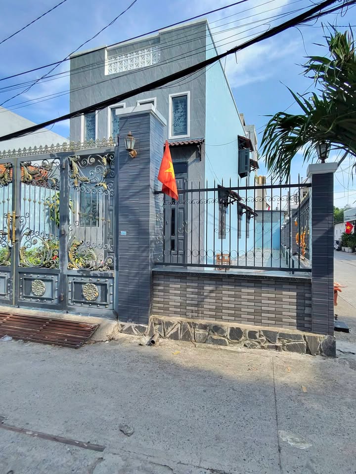 Nhà 2 mặt tiền Lê Thị Hà, Tân Xuân, Hóc Môn 140m² giá 6 tỷ - Thiết kế đẹp, vào ở ngay!