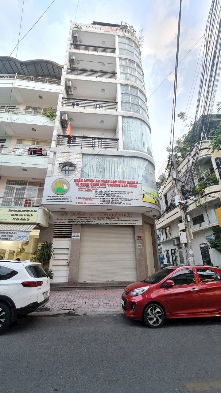 Bán nhà góc 2 mặt tiền Bạch Đằng Nha Trang 55.8m² giá 20 tỷ - Cơ hội đầu tư tuyệt vời!