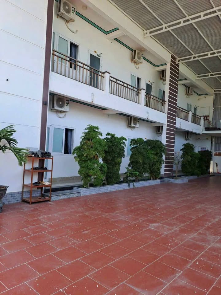 Khách sạn biển Ninh Hòa 400m² giá 10 tỷ - Đầu tư sinh lời ngay!
