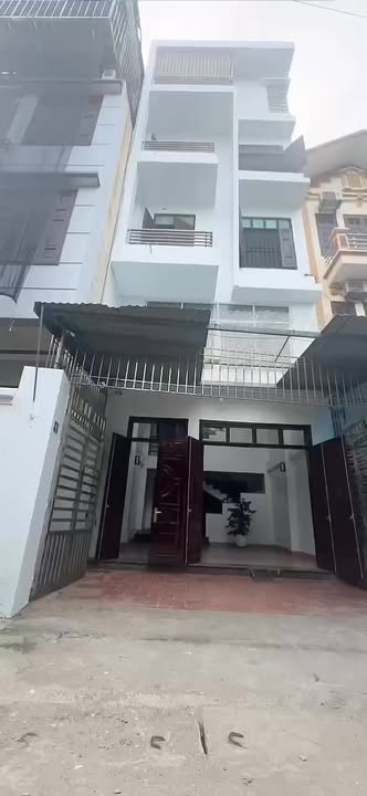 Nhà 5 tầng, Tổ 14, Phường Hùng Vương, 78m² giá 3.9 tỷ - Mặt tiền rộng, gần bệnh viện