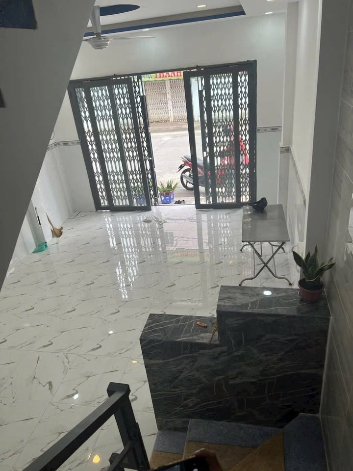 Nhà mặt tiền khu Họ Lê, Phú Thạnh, Tân Phú 40m² giá 10 triệu - Thích hợp cho thuê ngay!