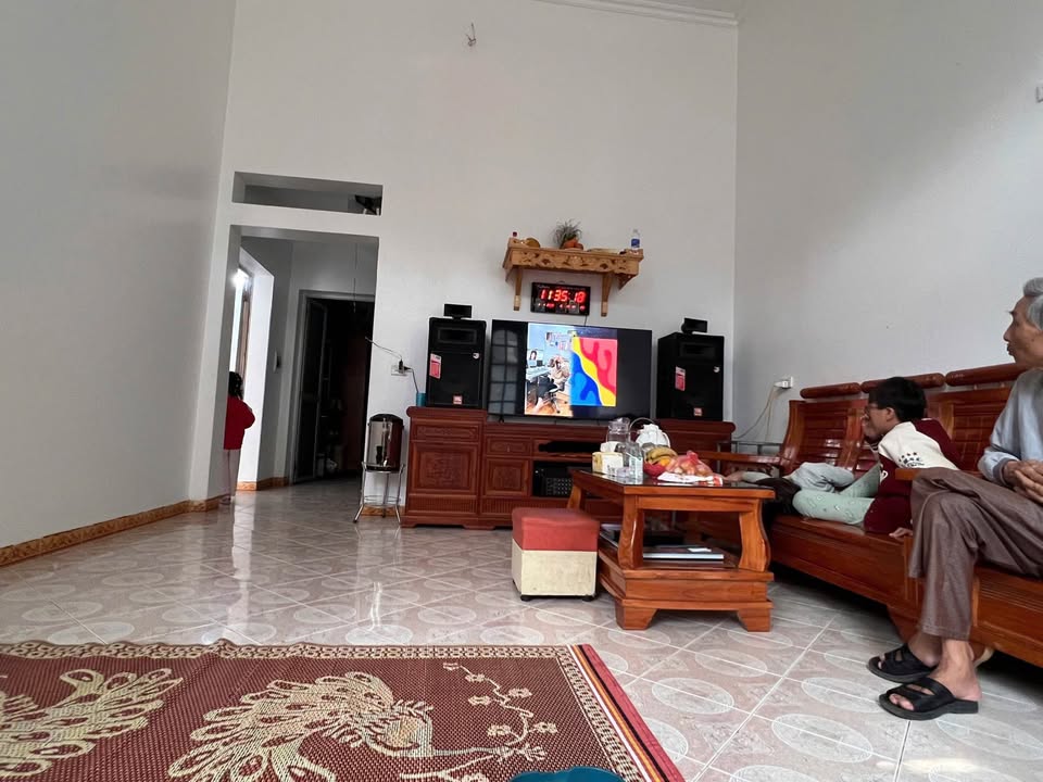 Nhà riêng Hữu Nghị, Hòa Bình 96m² giá 2.5 tỷ - Ô tô đỗ tận sân!