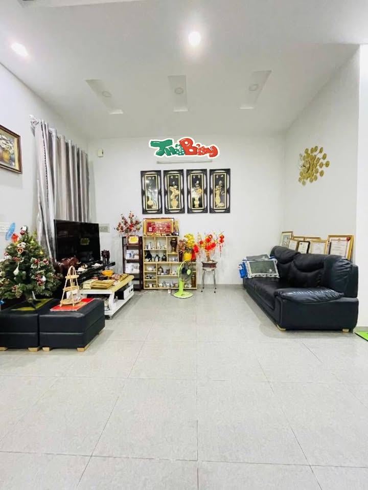 Nhà phố đường Nguyễn Văn Quỳ, quận 7, diện tích 135m² giá 13 tỷ - Giao dịch nhanh trước Tết!