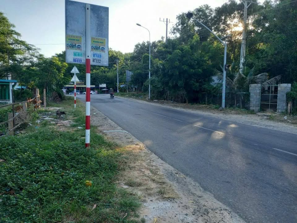 Đất nền đường Lạc Long Quân, Tiến Thành 2000m² - Vị trí đắc địa gần biển!